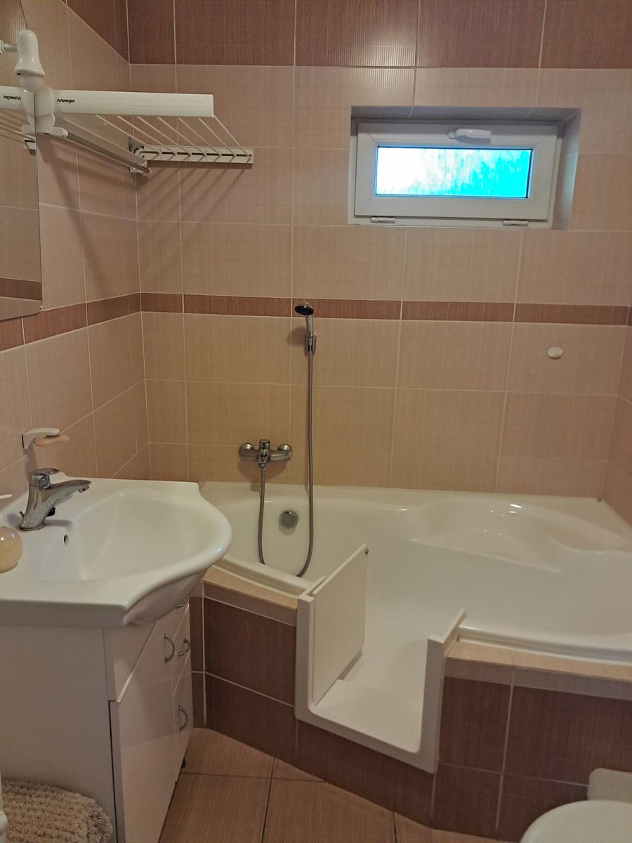 Prodej rodinného domu 100 m², pozemek 897 m² – fotografie 3