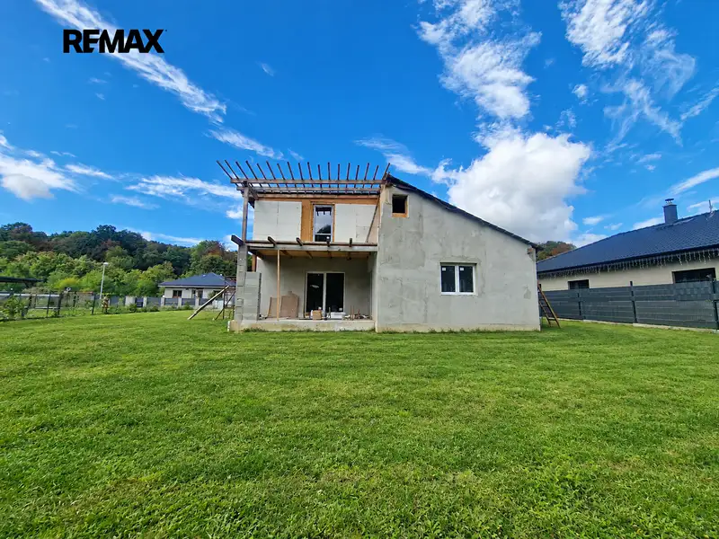 Prodej rodinného domu 250 m², pozemek 843 m², Jirkov – náhled fotky 2