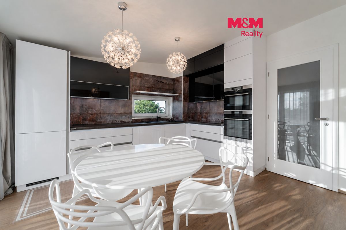Prodej bytu 5+kk 112 m², Ořech – fotka 1 z 3