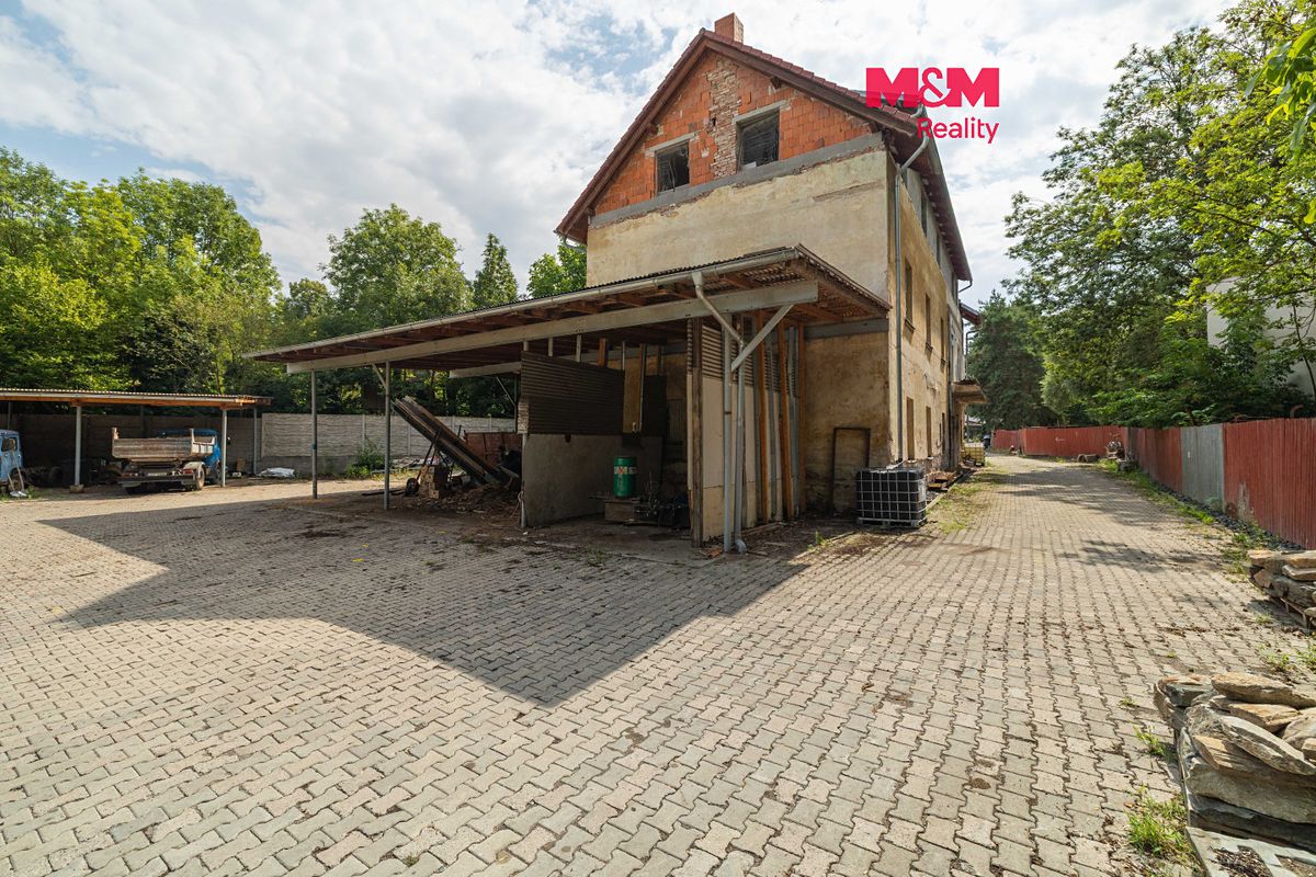 Prodej rodinného domu 420 m², pozemek 2167 m², Čáslav – fotka 1 z 3