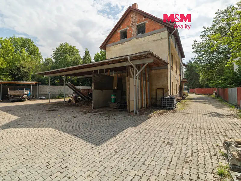 Prodej rodinného domu 420 m², pozemek 2167 m², Čáslav – náhled fotky 1
