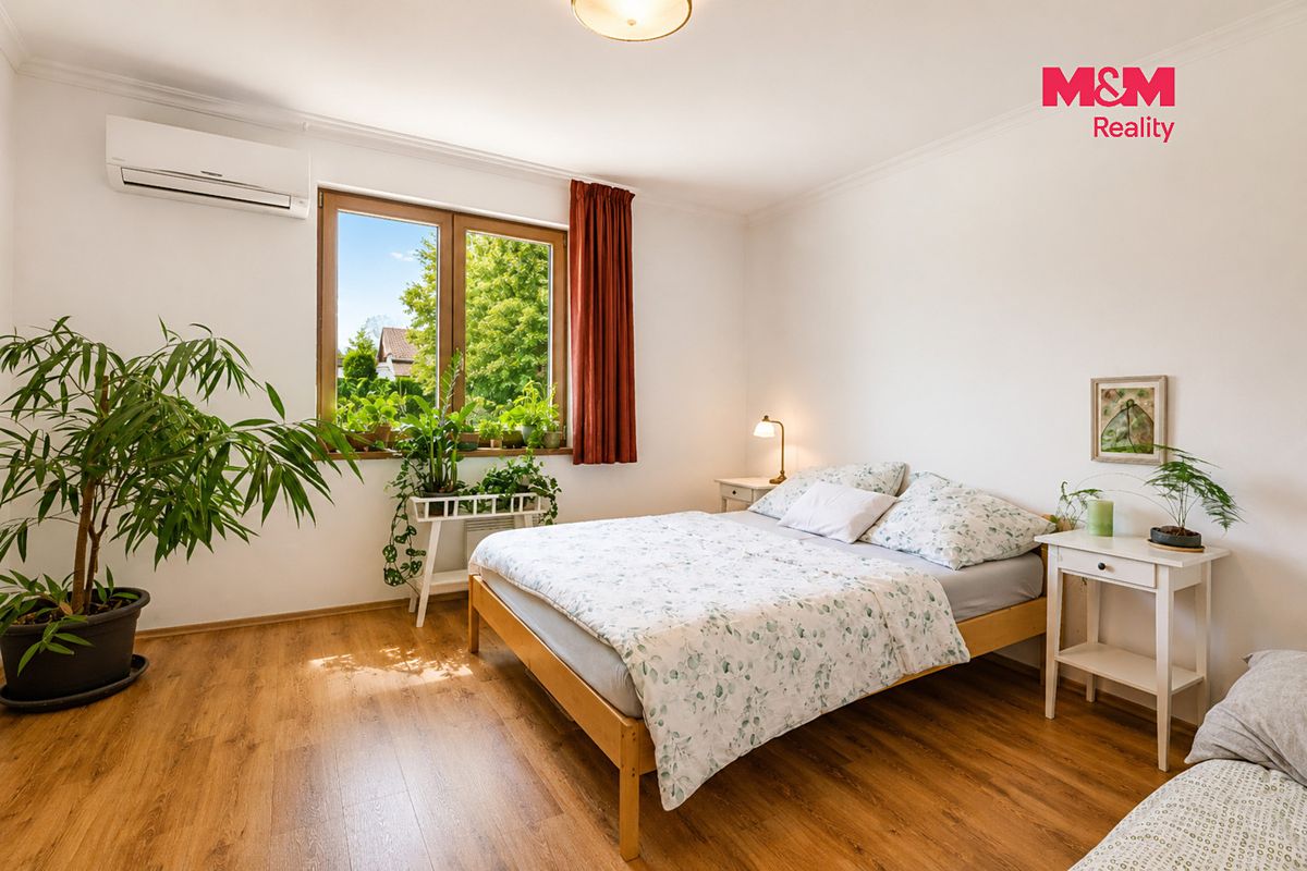 Prodej rodinného domu 156 m², pozemek 910 m² – fotografie 4