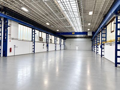 Pronájem skladového prostoru 1044 m²