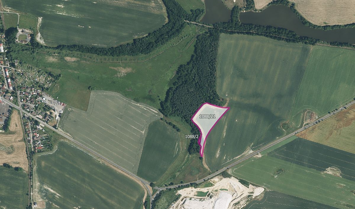 Prodej pole 14739 m², Bor – fotka 1 z 3