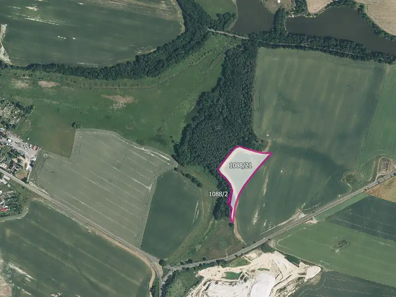 Prodej pole 14739 m², Bor – náhled fotky 1