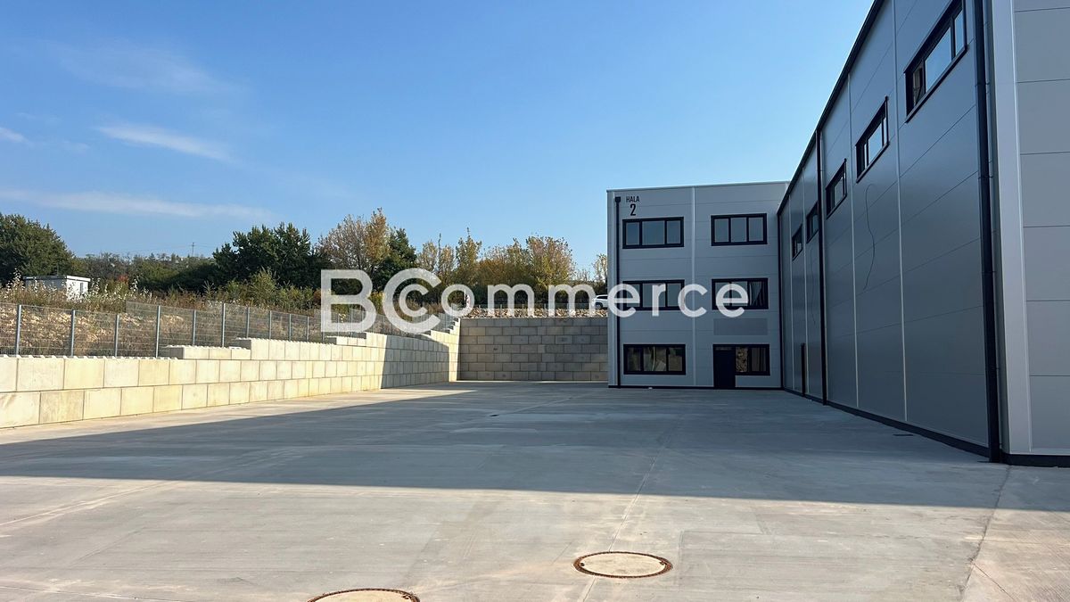 Pronájem výrobní haly, prostoru 1547 m²