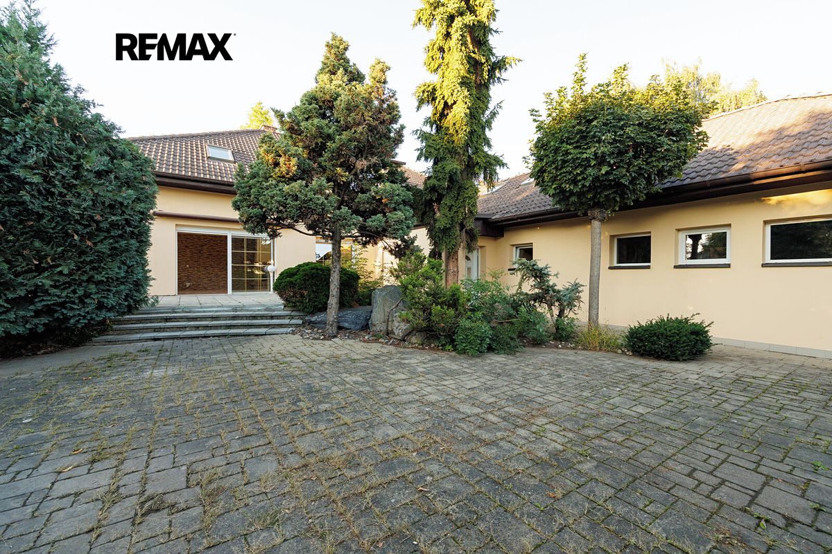 Prodej rodinného domu 520 m², pozemek 764 m² – fotografie 3