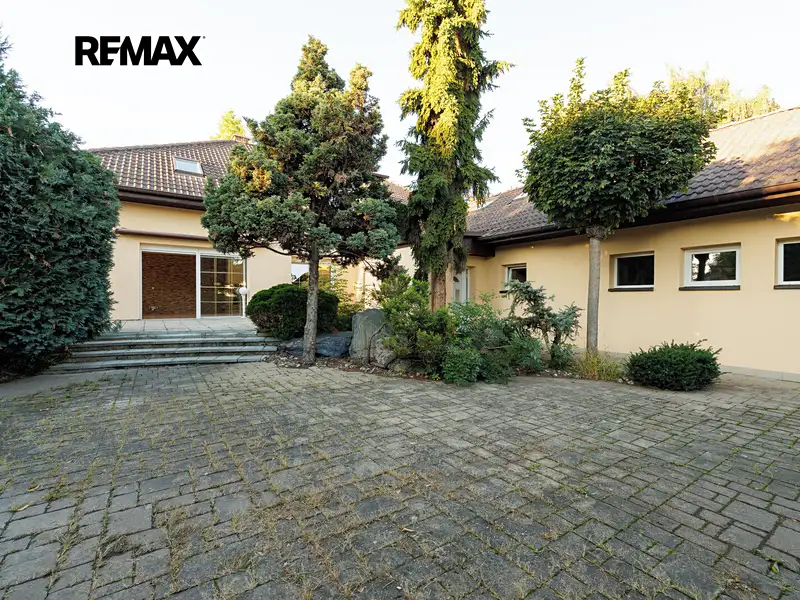 Prodej rodinného domu 520 m², pozemek 764 m², Roztoky – náhled fotky 3