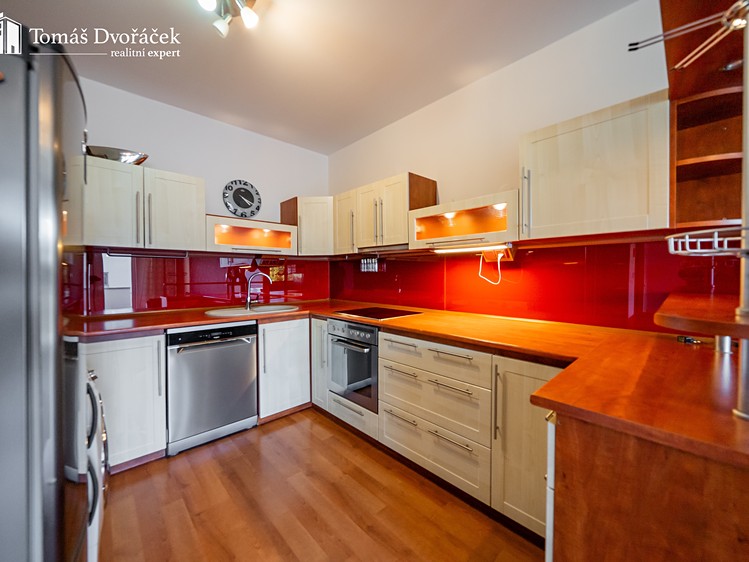 Wohnung 2+kk zum Kauf, 77 m² (32 von 36)