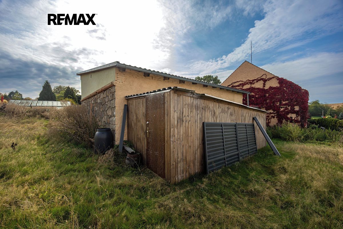 Prodej stavebního pozemku 1366 m² – fotografie 3
