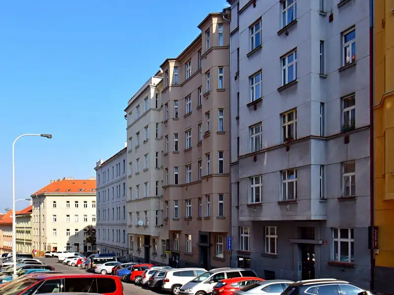 Pronájem bytu 2+kk 45 m², Praha – náhled fotky 1