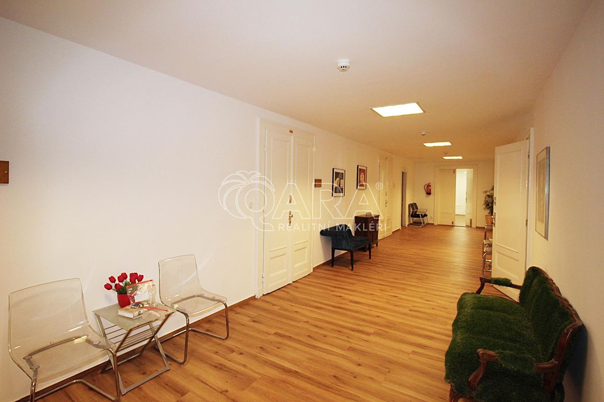 Pronájem kanceláře 51 m² – fotografie 3