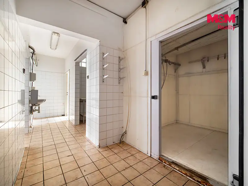 Prodej obchodního prostoru 214 m², Svratka – náhled fotky 3