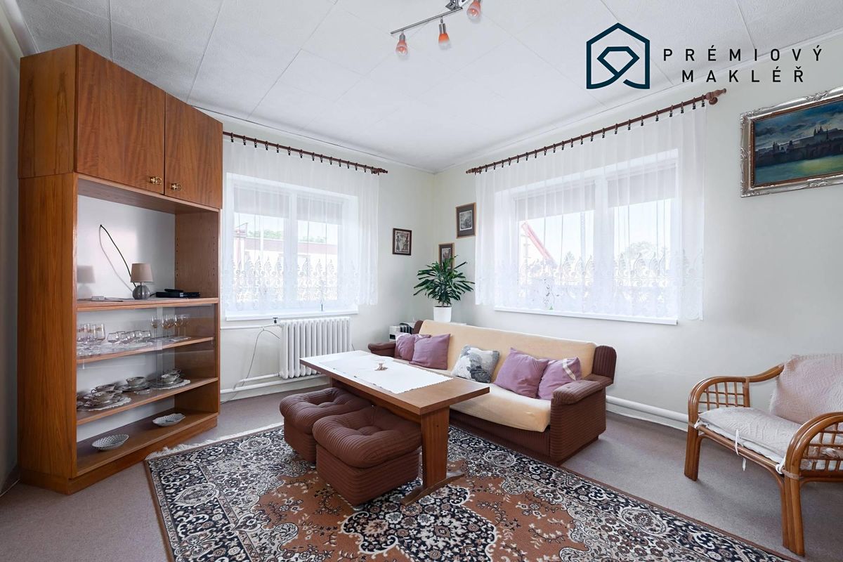 Prodej rodinného domu 170 m², pozemek 825 m² – fotografie 2