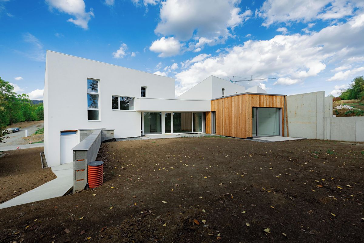 Prodej rodinného domu 213 m², pozemek 715 m² – fotografie 3
