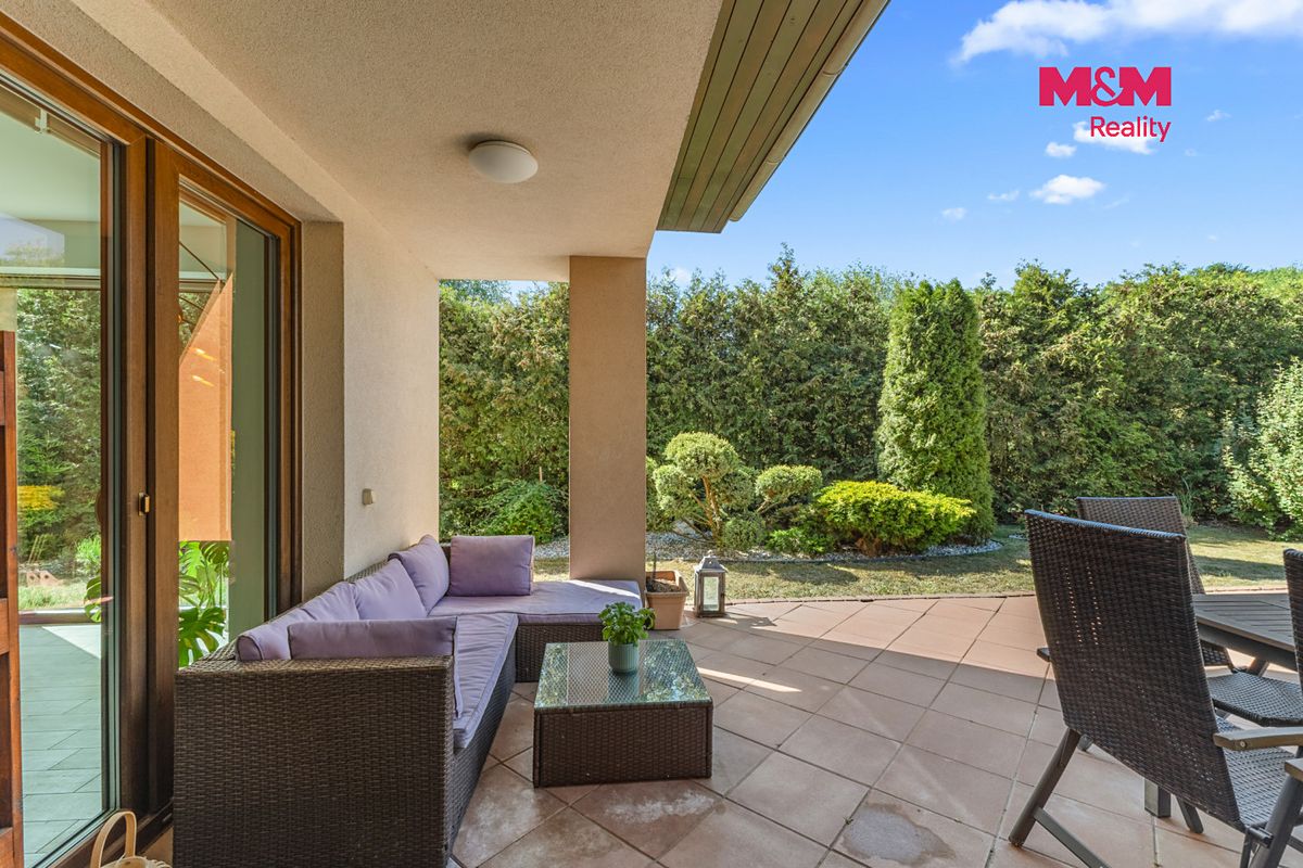 Prodej rodinného domu 212 m², pozemek 931 m² – fotografie 4