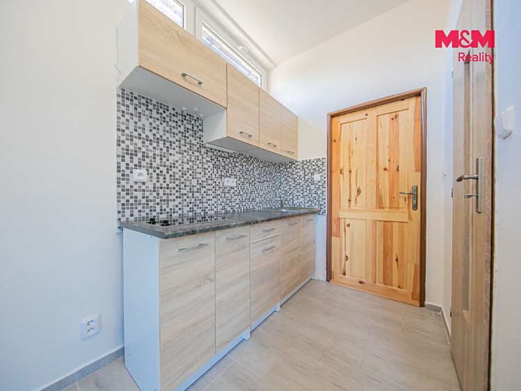 Комерційне приміщення на продаж, 2 200 м² (9 з 30)