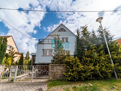 Prodej rodinného domu 250 m², pozemek 661 m²