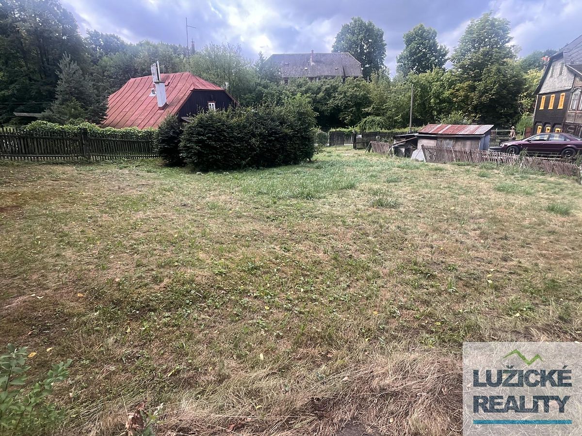 Prodej stavebního pozemku 686 m² – fotografie 3