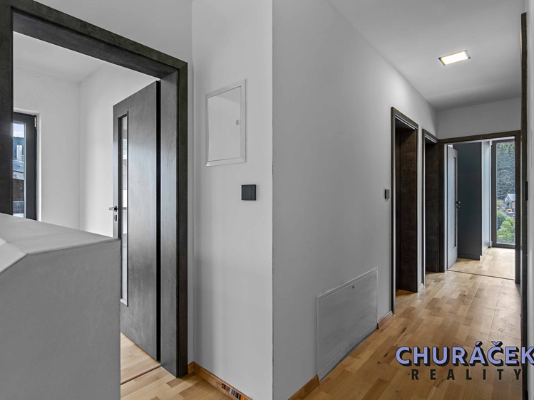 Prodej komerčního prostoru, 303 m² (47 z 79)