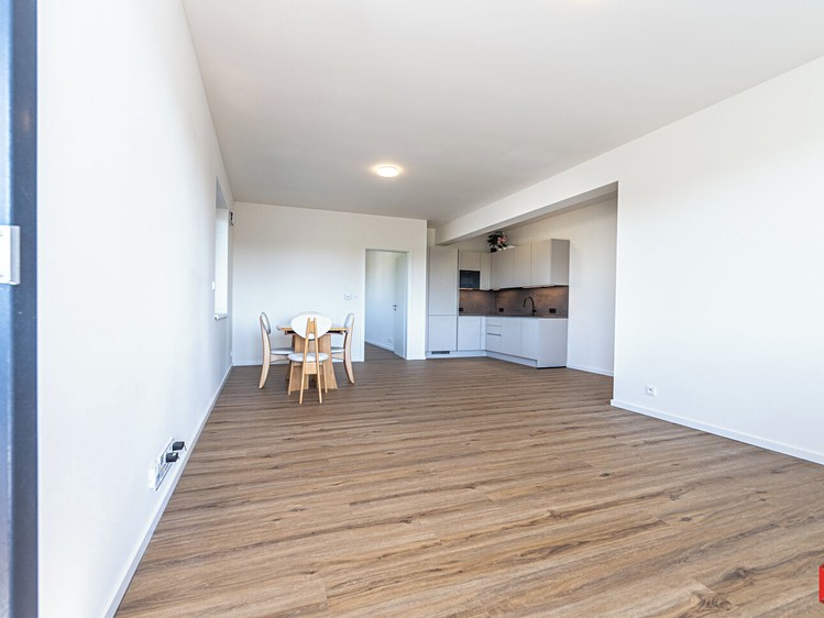 Pronájem bytu 2+kk, 56 m² (5 z 19)