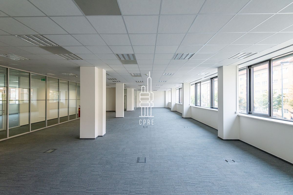 Pronájem kanceláře 868 m² – fotografie 4