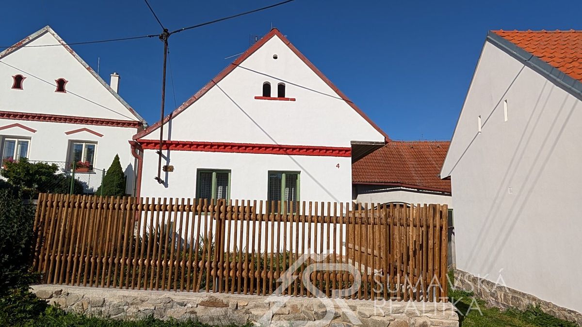 Prodej rodinného domu 114 m², pozemek 210 m² – fotografie 2