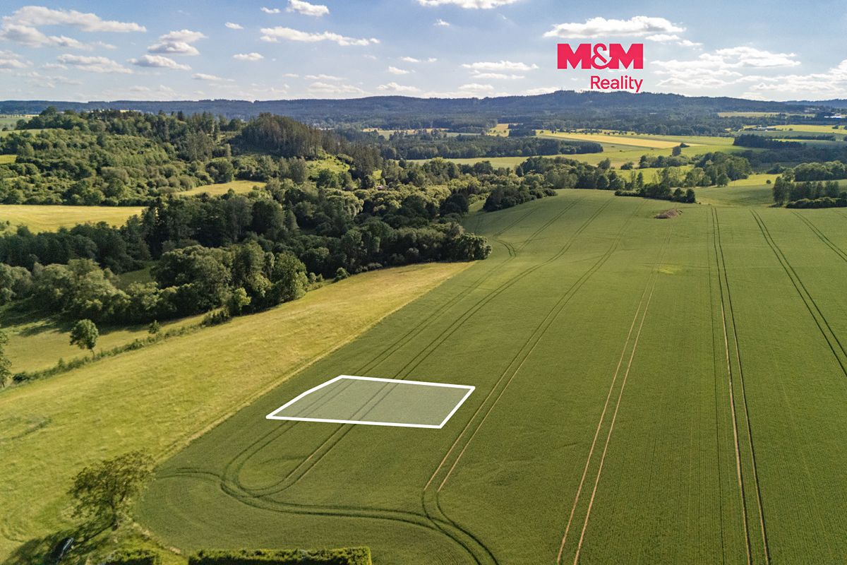 Prodej pole 1104 m²