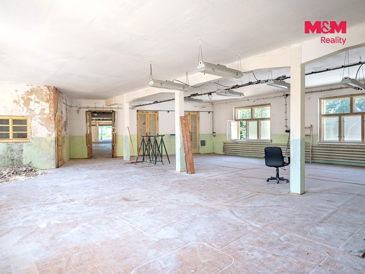 Prodej komerčního prostoru, 2 640 m² (26 z 30)