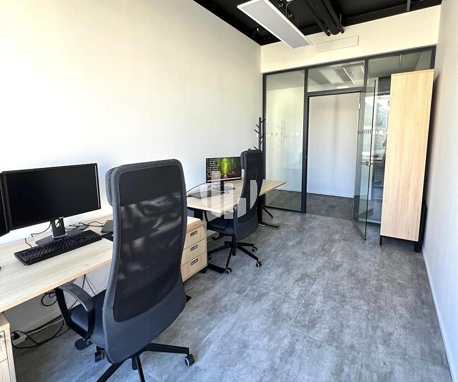 Pronájem kanceláře 397 m² – fotografie 3