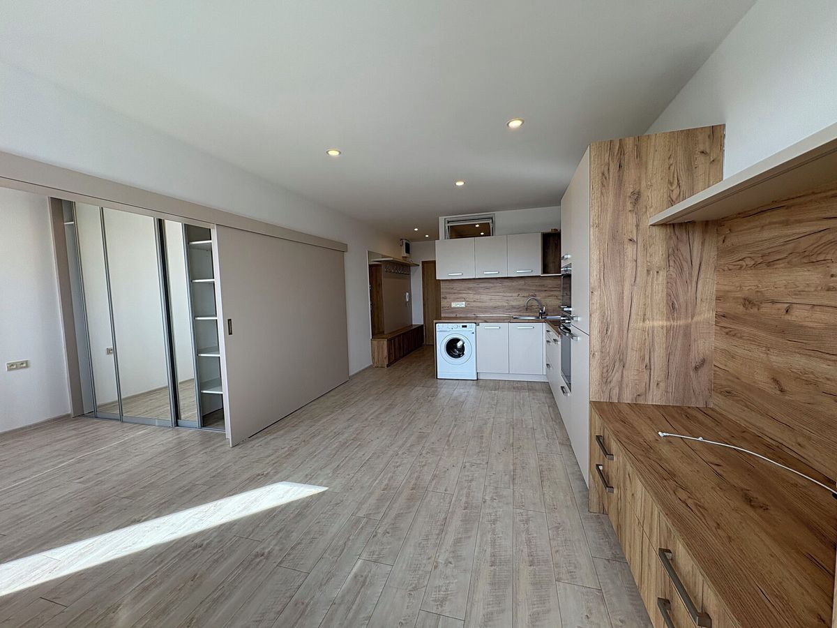 Pronájem bytu 2+kk 36 m² – fotografie 3
