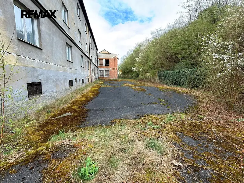 Pronájem pozemku 703 m², Solenice – náhled fotky 3
