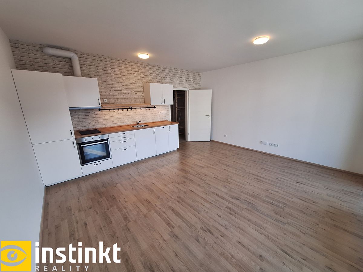 Pronájem bytu 1+kk 33 m² – fotografie 4