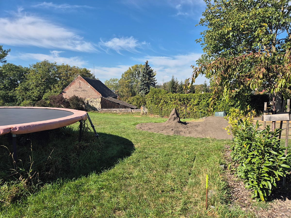 Prodej stavebního pozemku 889 m² – fotografie 5