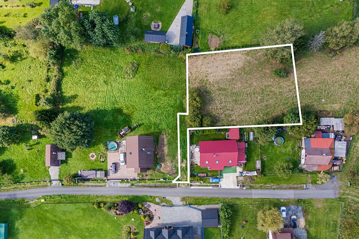 Prodej stavebního pozemku 1000 m² – fotografie 2