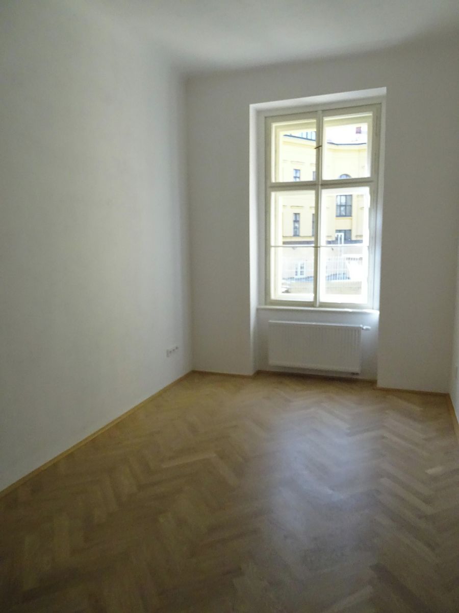 Pronájem bytu 3+kk 77 m² – fotografie 4