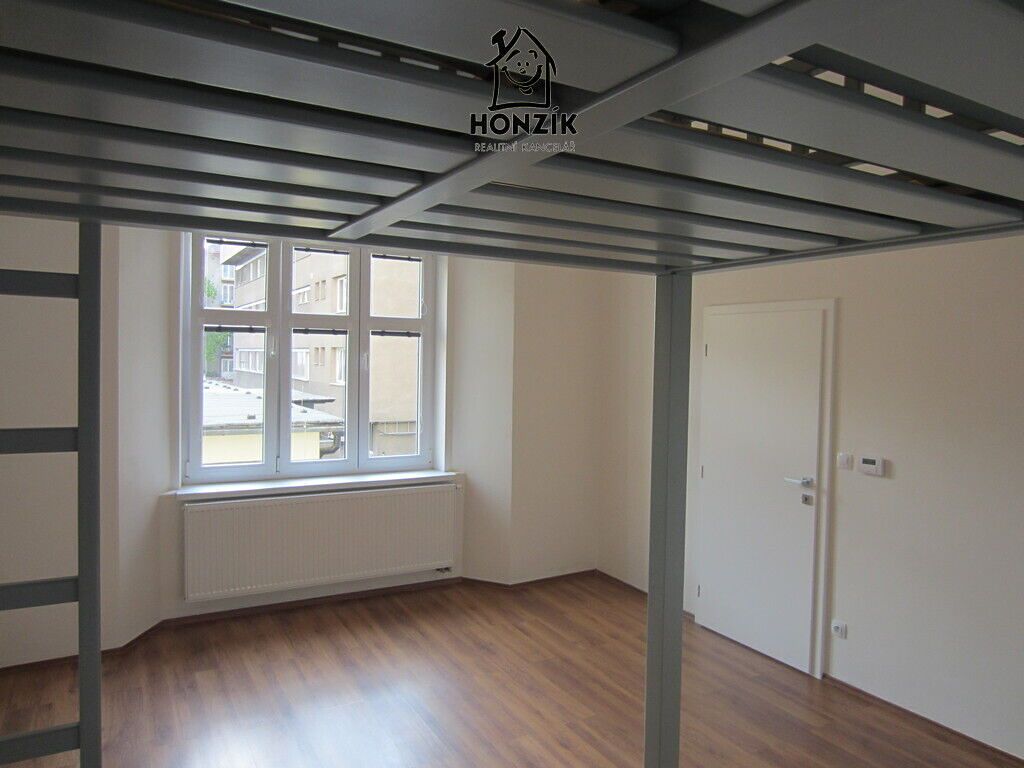Pronájem bytu 1+kk 37 m² – fotografie 5
