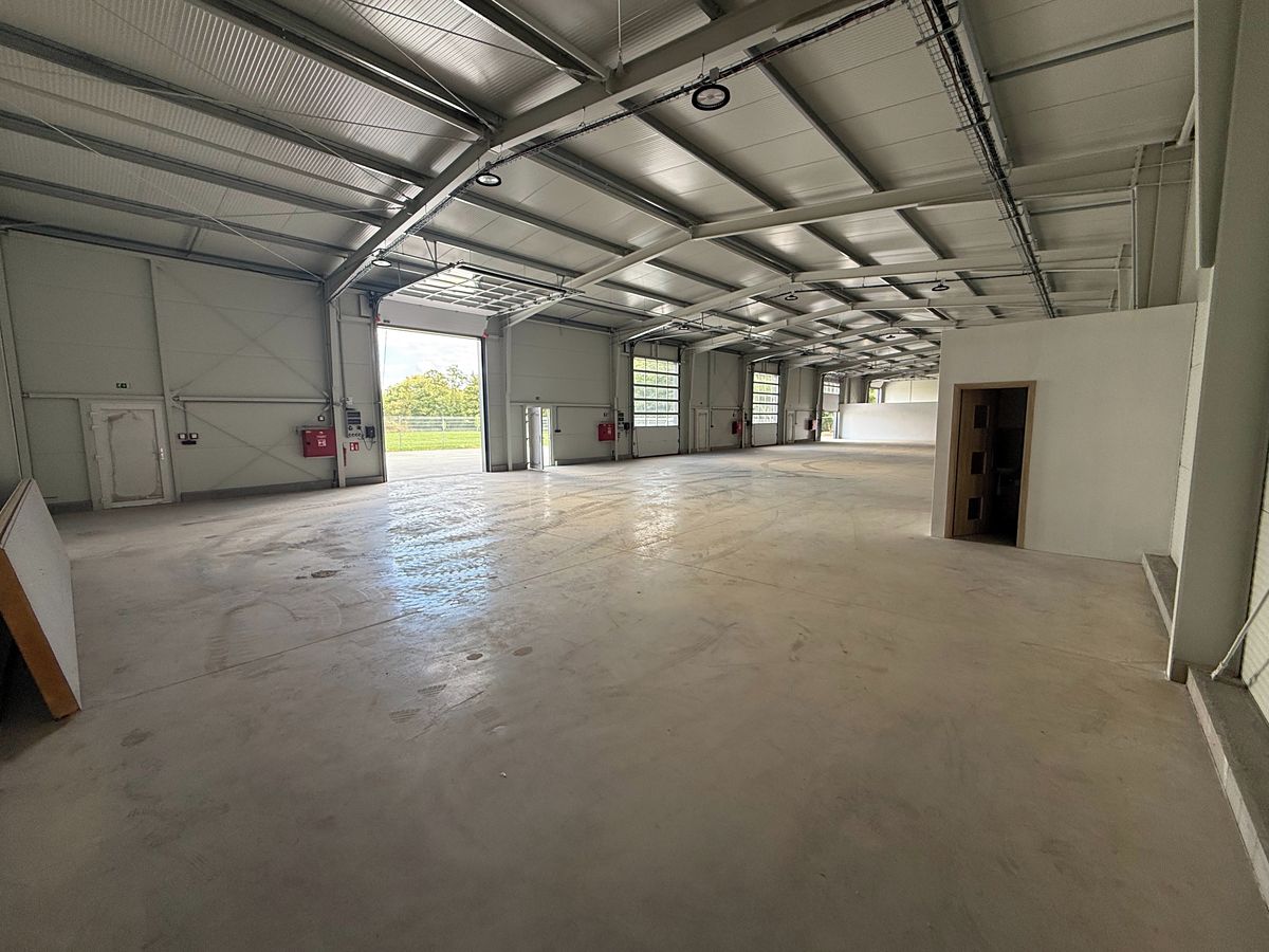 Pronájem skladového prostoru 750 m² – fotografie 4