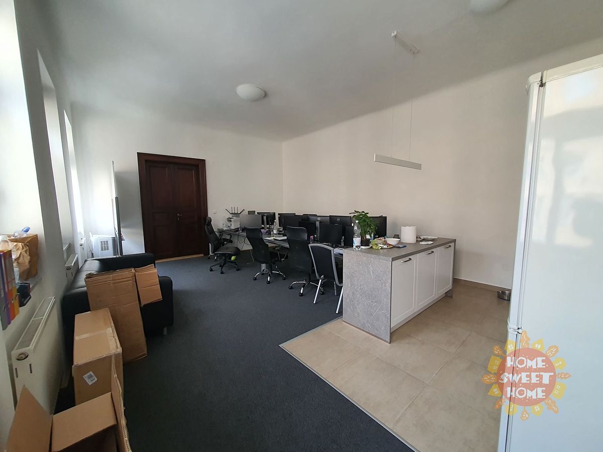 Pronájem kanceláře 65 m² – fotografie 2