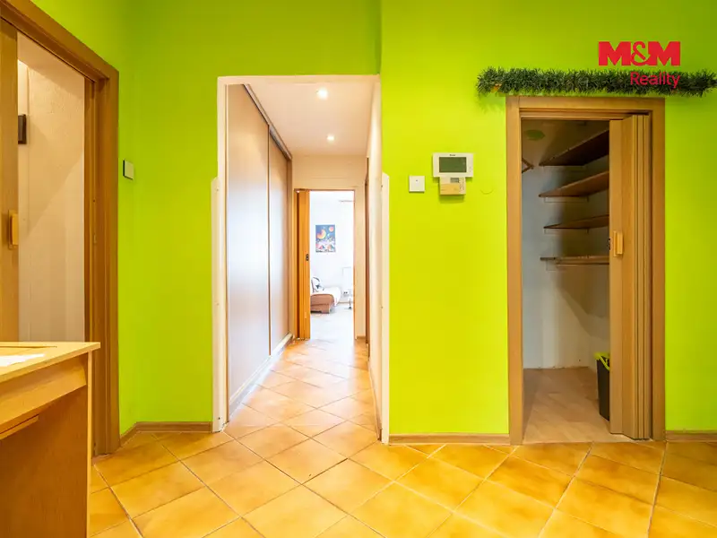 Prodej rodinného domu 231 m², pozemek 300 m², Nymburk – náhled fotky 3