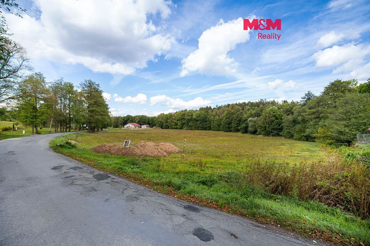 Prodej stavebního pozemku 3734 m²