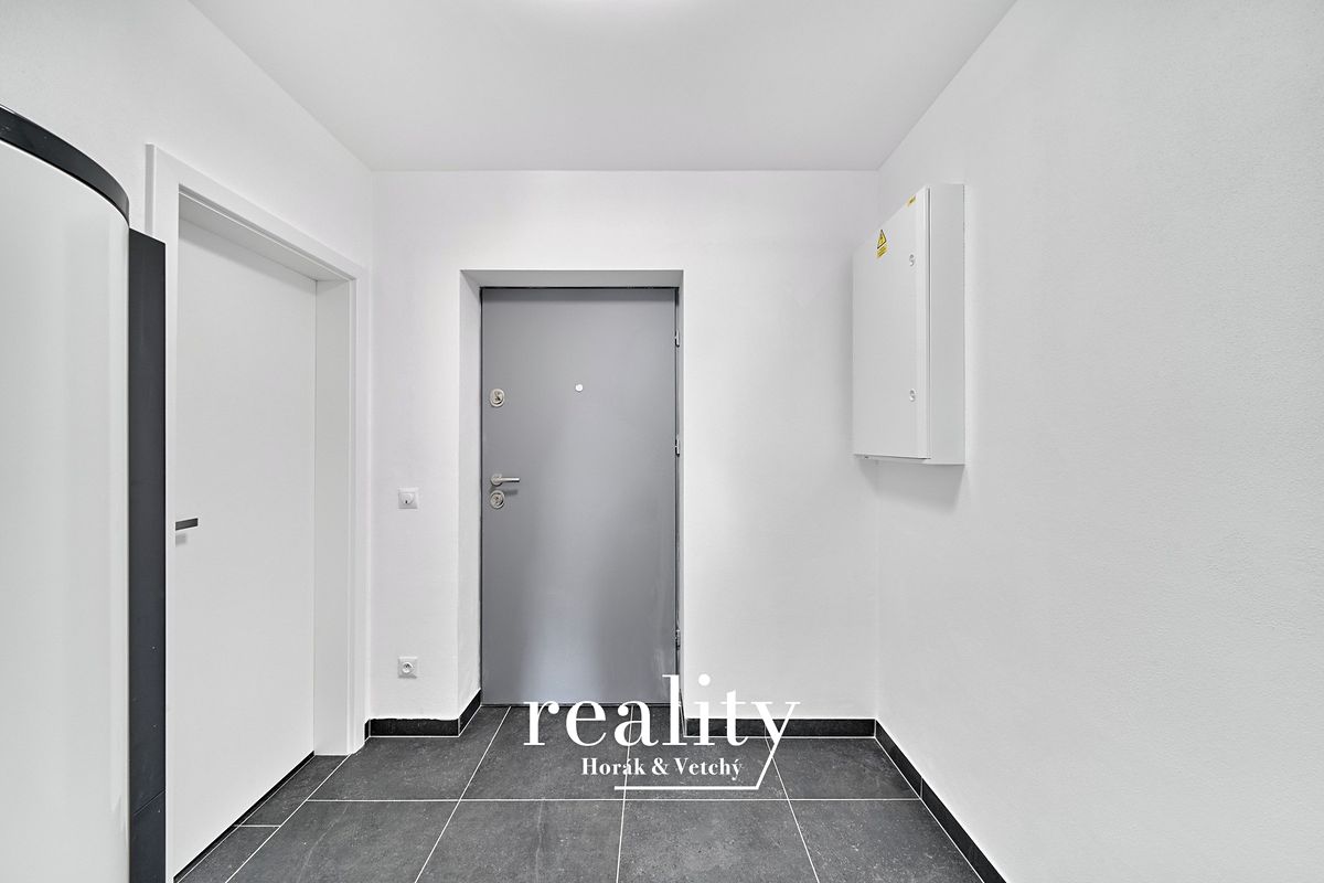 Pronájem bytu 1+kk 36 m² – fotografie 5