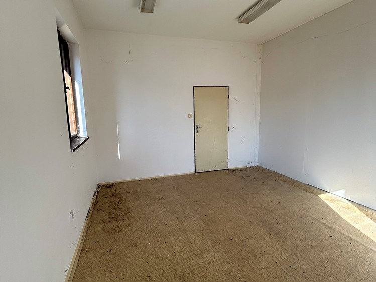 Prodej komerčního prostoru, 955 m² (18 z 43)