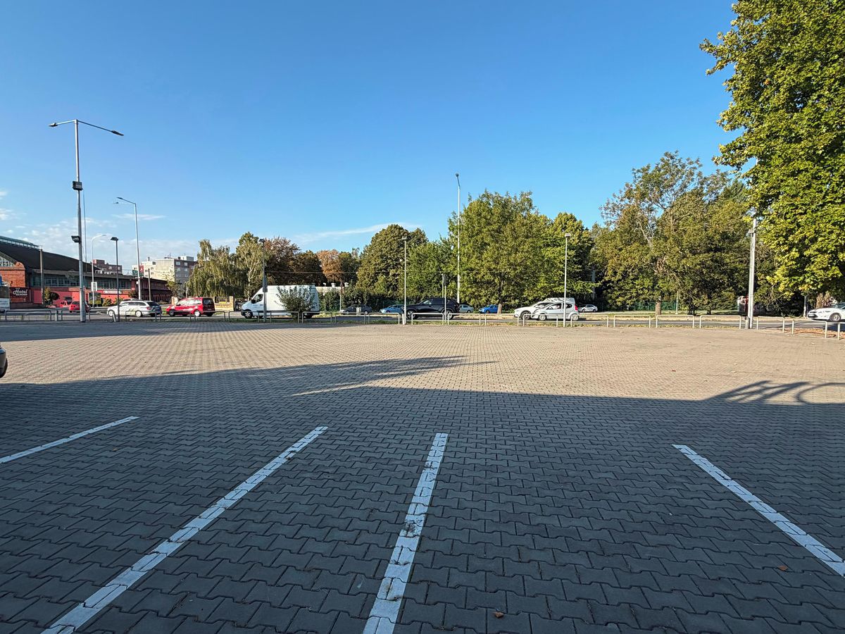 Pronájem komerčního pozemku 500 m² – fotografie 4