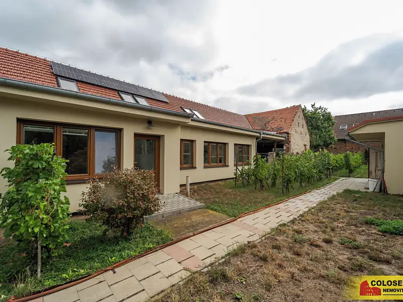 Prodej rodinného domu 165 m², pozemek 1205 m², Šumice – náhled fotky 1
