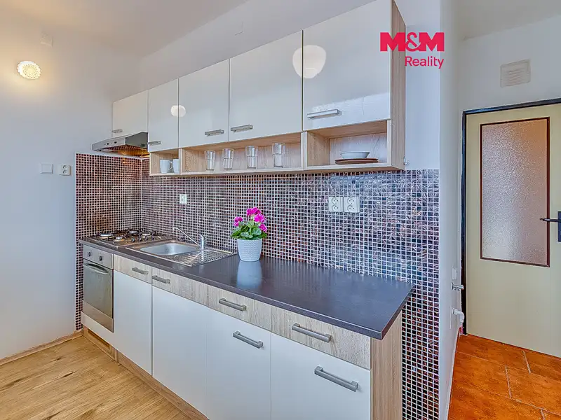 Pronájem bytu 1+1 38 m², Pardubice – náhled fotky 1