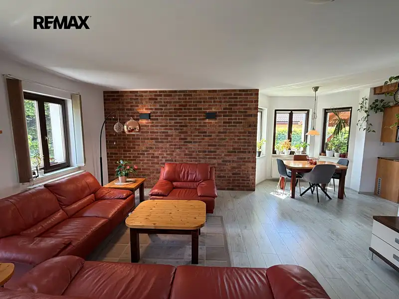 Prodej rodinného domu 190 m², pozemek 1112 m², Častolovice – náhled fotky 2