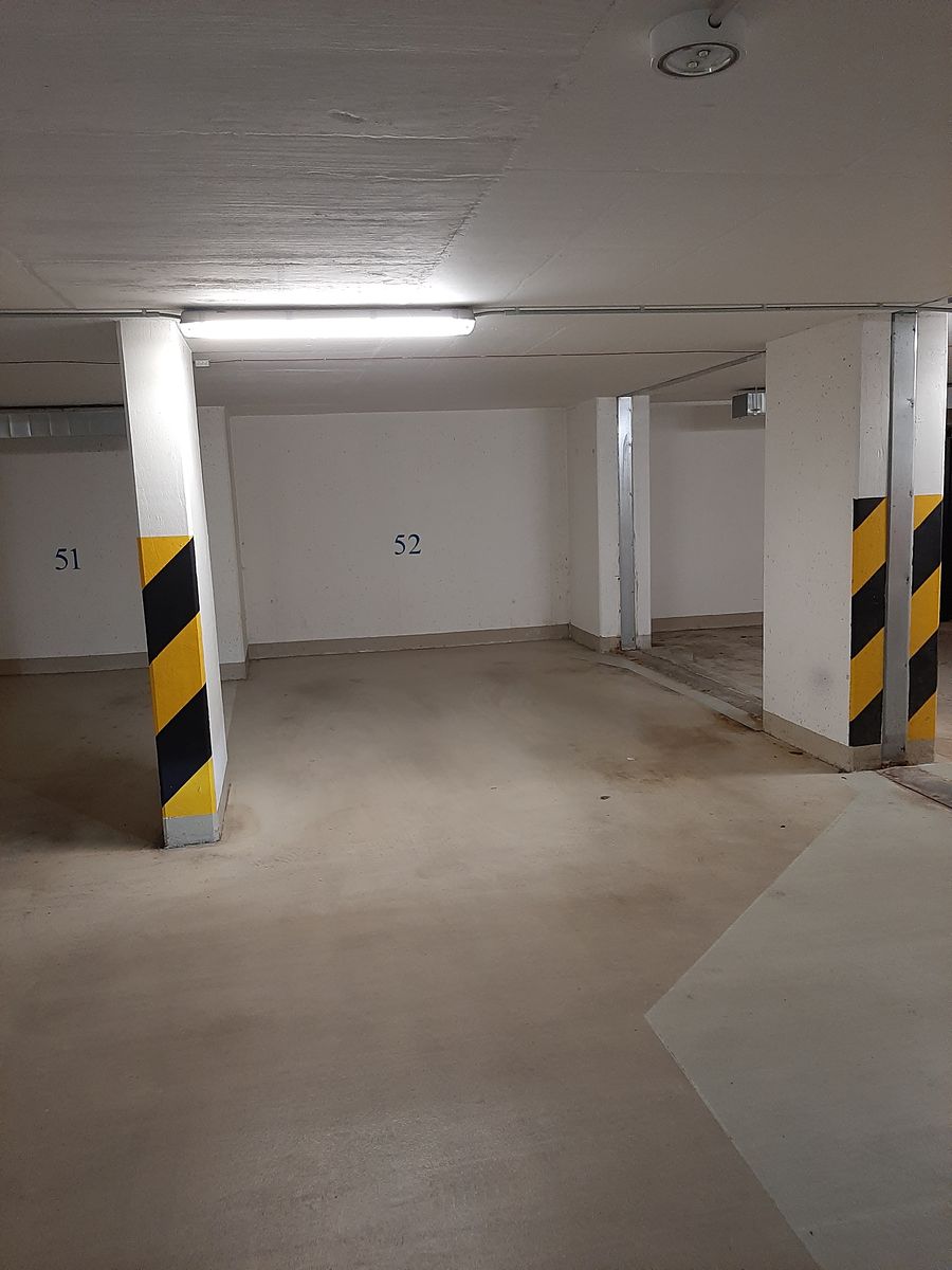 Pronájem garážového stání 19 m² – fotografie 2