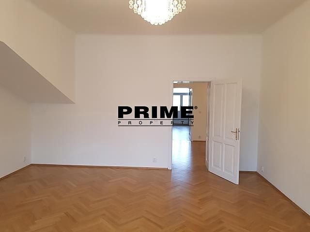 Pronájem bytu 2+1 124 m² – fotografie 3