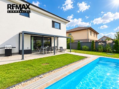 Prodej rodinného domu 220 m², pozemek 726 m²